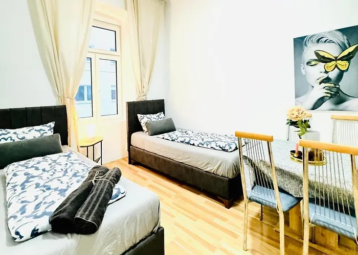 Apartment Comfortable 2br Retreat, Prime Spot By Stadthalle *