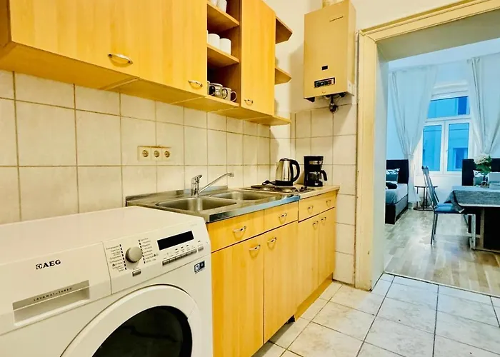 Apartment Comfortable 2br Retreat, Prime Spot By Stadthalle *